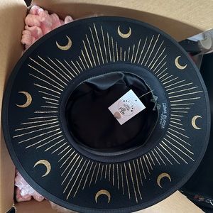 Davos by Luna Bloom hat half moon goddess